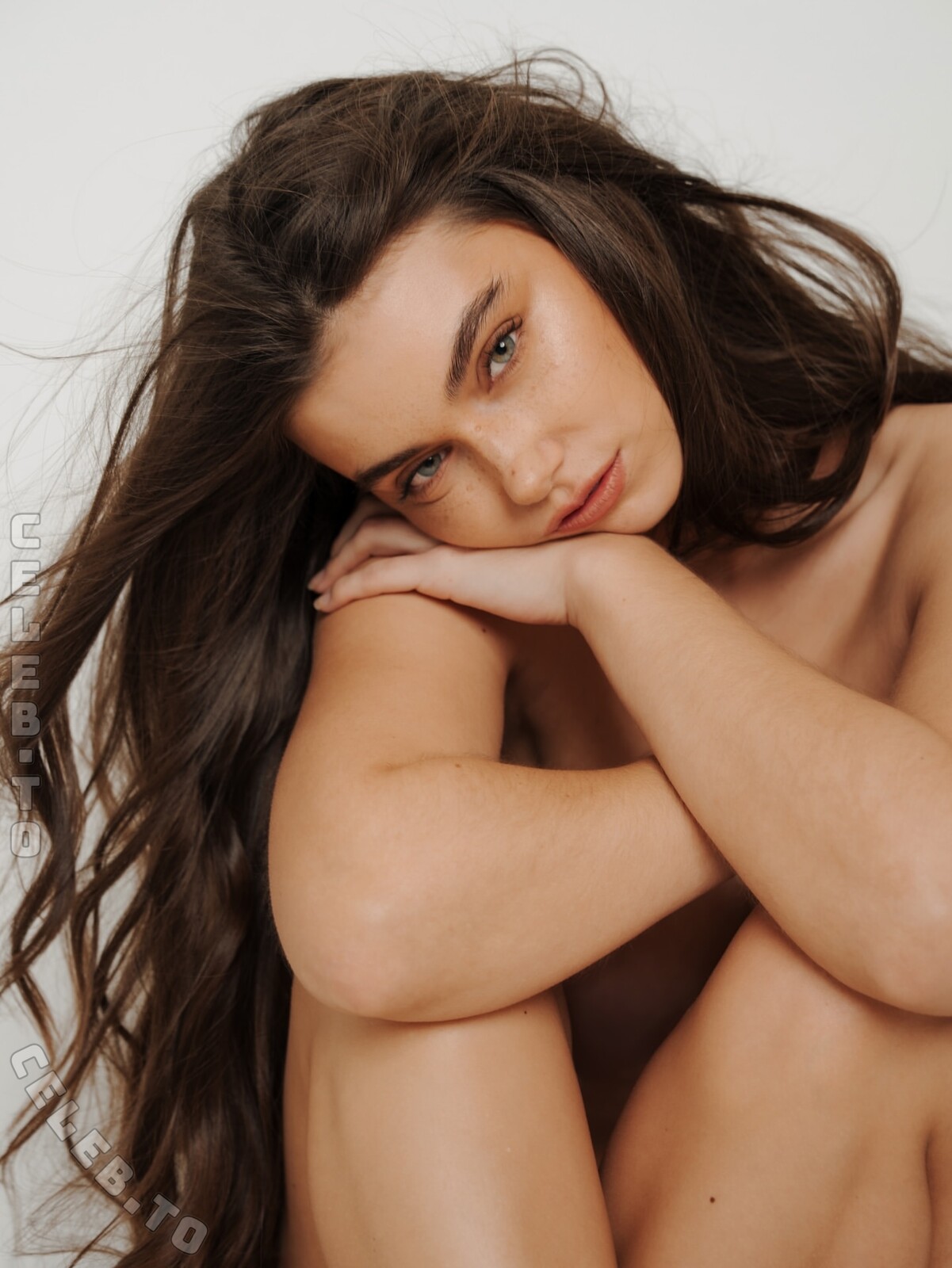 Aninagrs nude photo 3