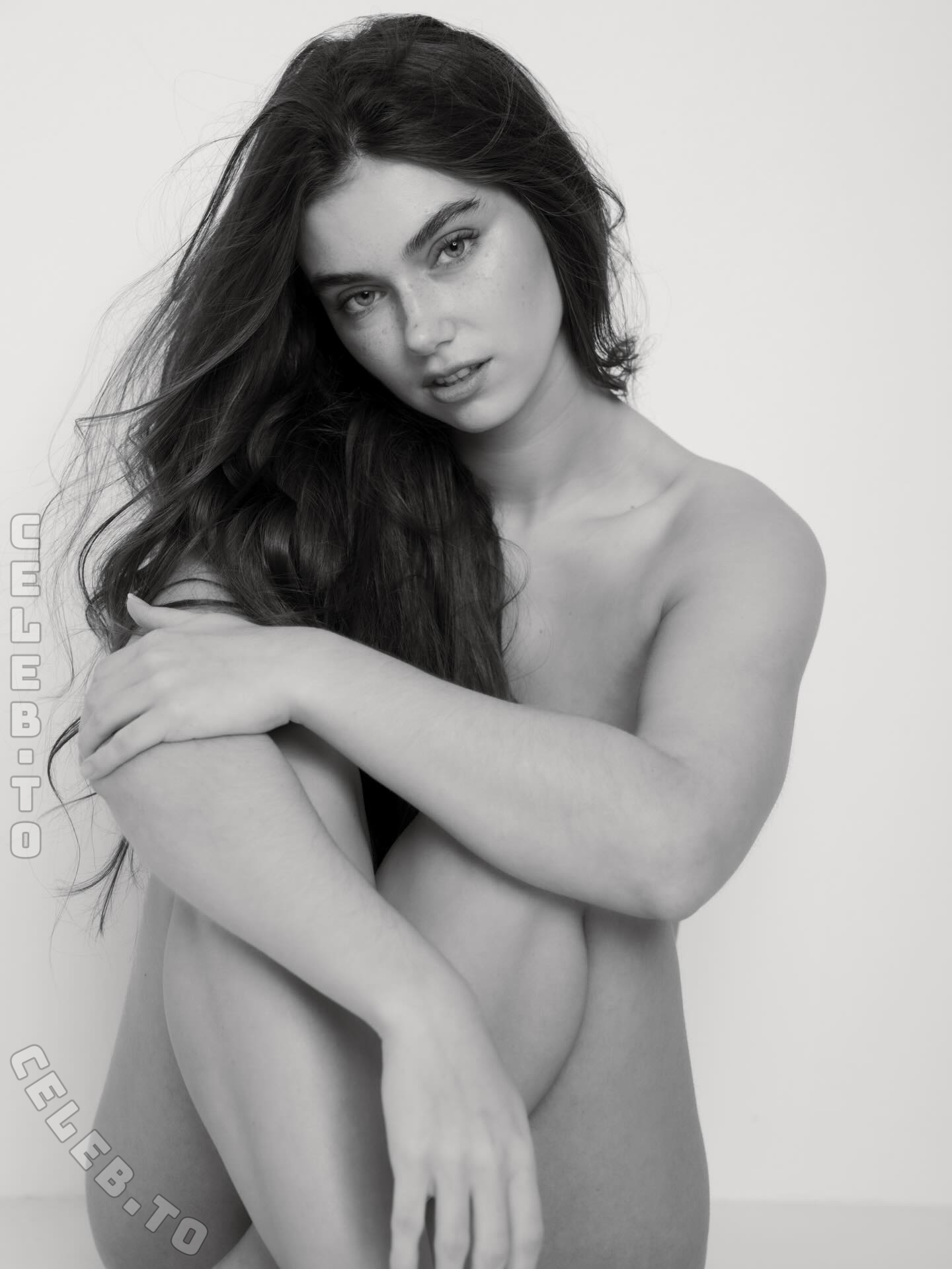 Aninagrs nude photo 10