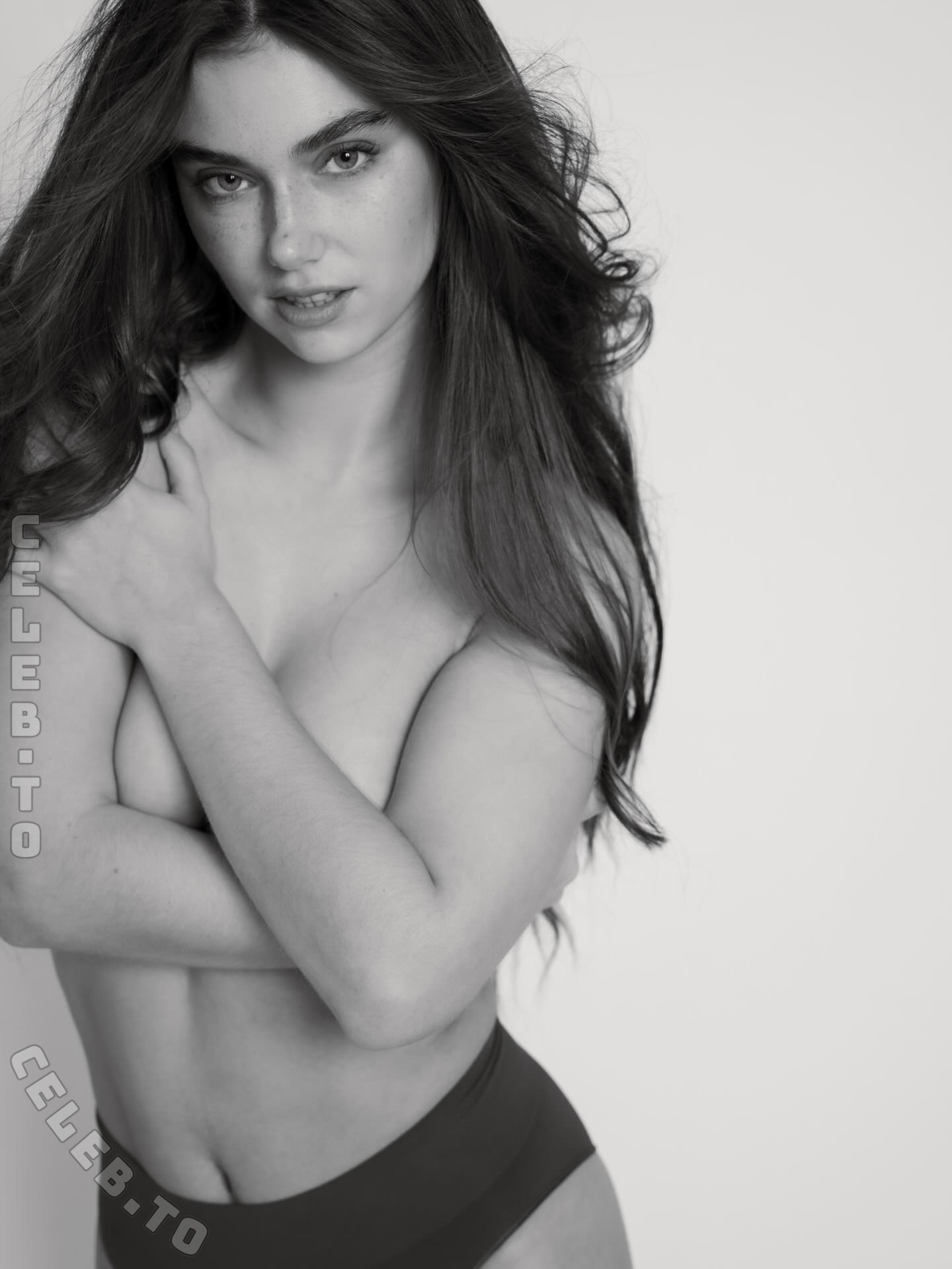Aninagrs nude photo 13