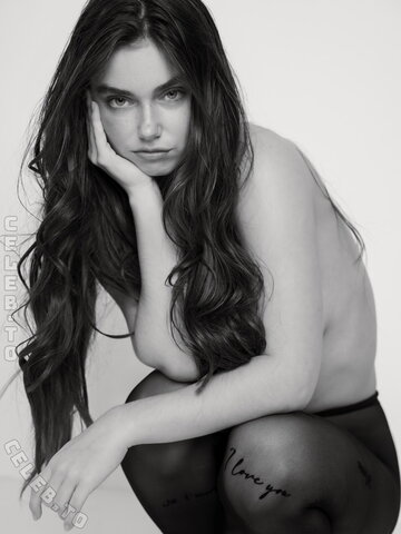 Aninagrs nude photo 2