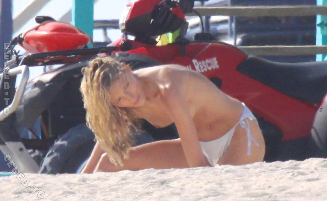 Anja Rubik nude photo 8