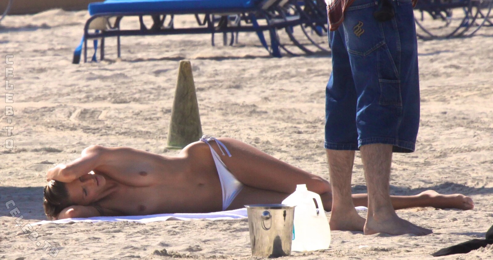 Anja Rubik nude photo 9