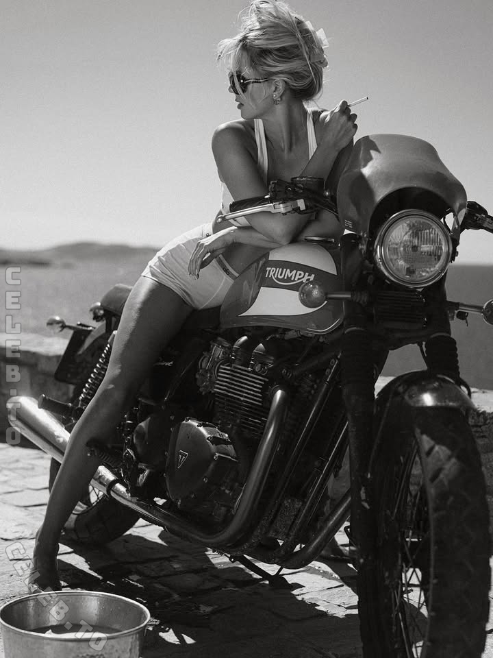 anjaawe nude photo 14