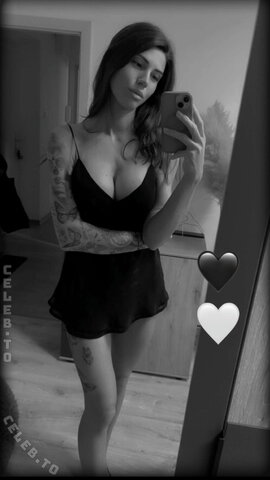 Anja___Sophie nude photo 10