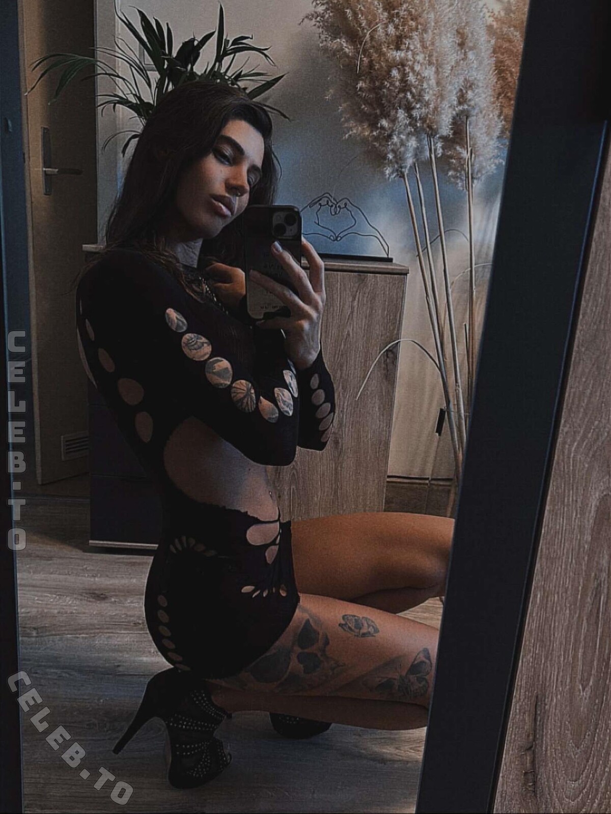 Anja___Sophie nude photo 8