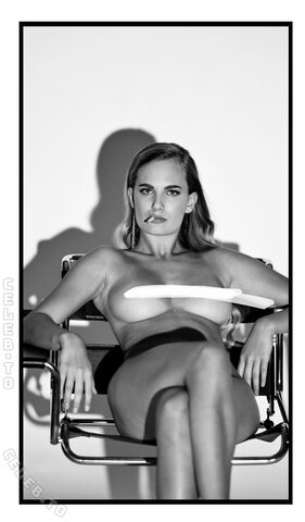 Ann Cornel photo 1