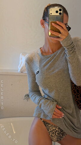 Ann-Kathrin Götze – Current story You can easily see her intimate area