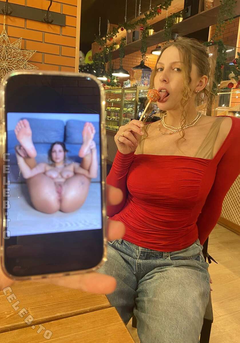 Anna Alyaaska nude photo 5