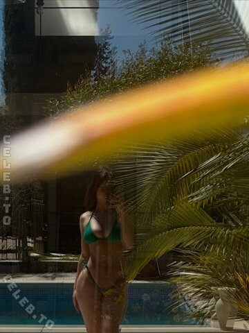 Anna Arevalo nude photo 3
