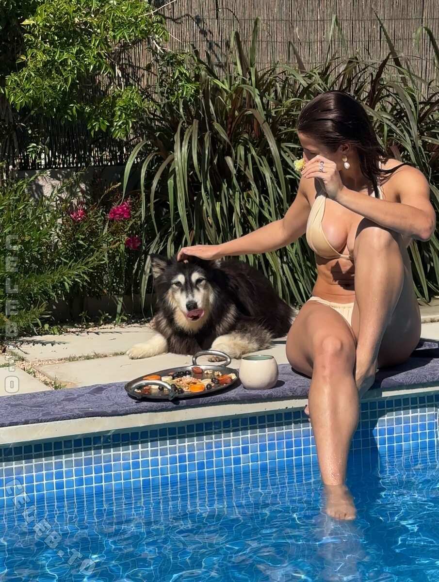 Anna Arevalo nude photo 4