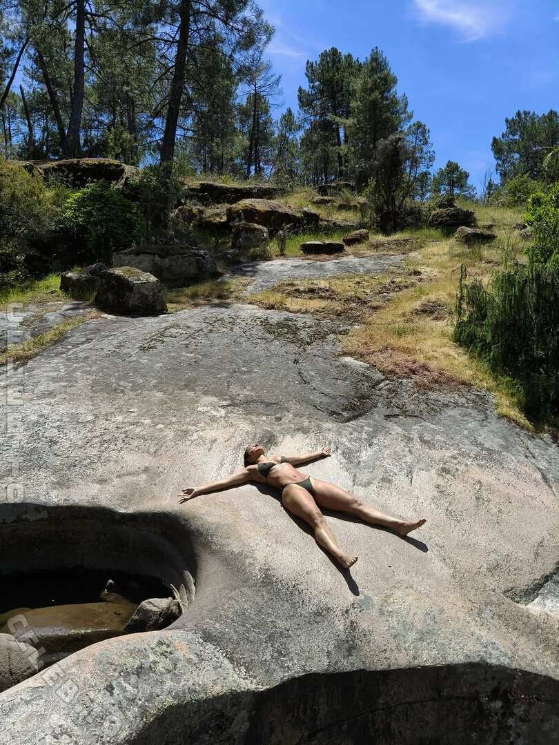 Anna Arevalo nude photo 2