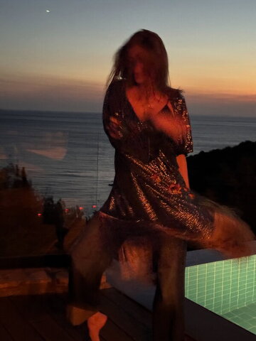 Anna Chipovskaya nude photo 3