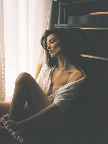 Anna-Christina Schwartz nude photo 1