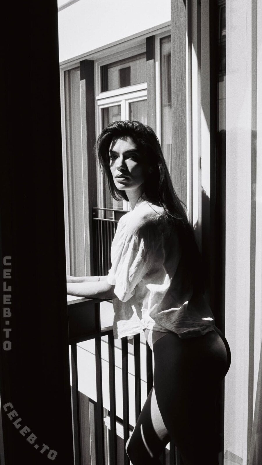 Anna-Christina Schwartz nude photo 2