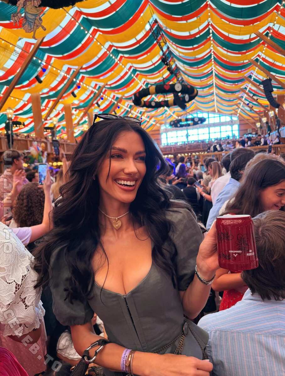 Anna-Christina Schwartz nude photo 2