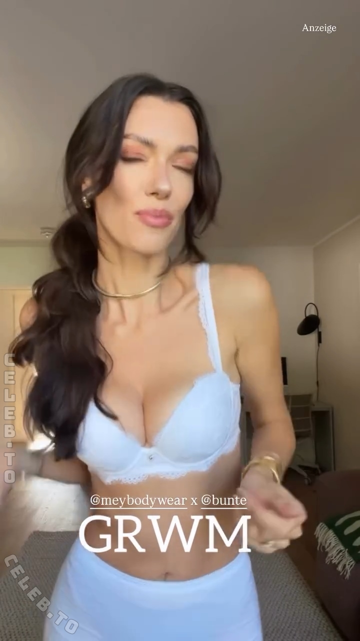 Anna-Christina Schwartz nude photo 7