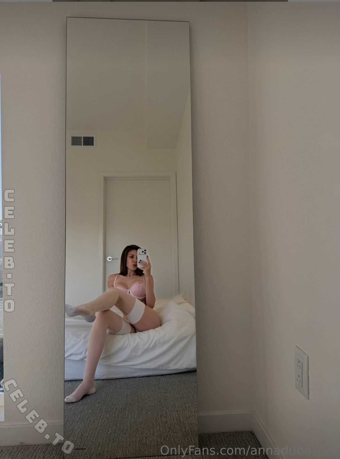 Anna Dubowick nude photo 2