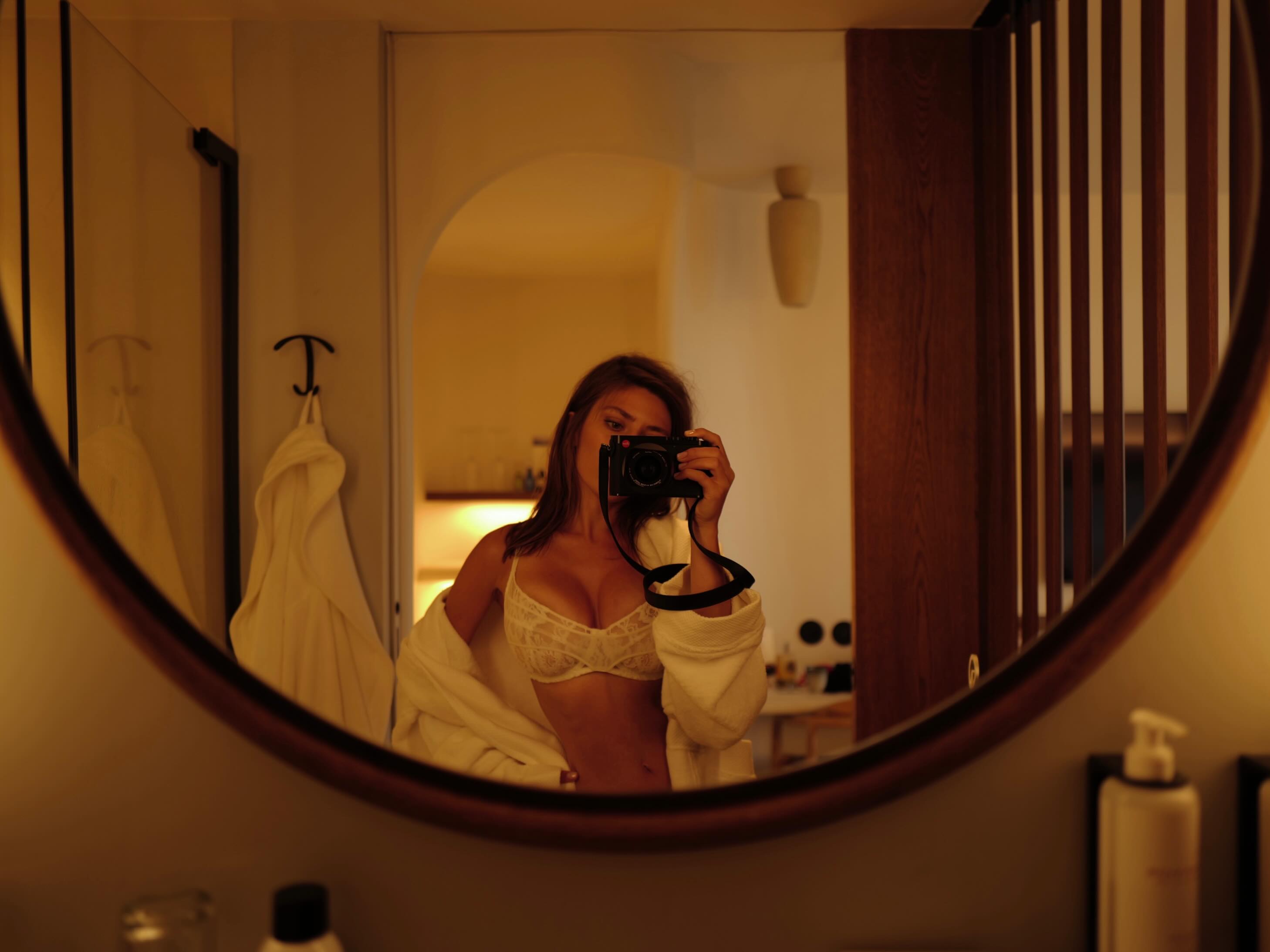 Anna Dubowick nude photo 1