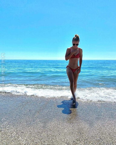 Anna Gandler nude photo 12
