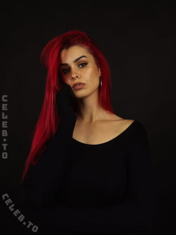 Anna Gazanis nude photo 11