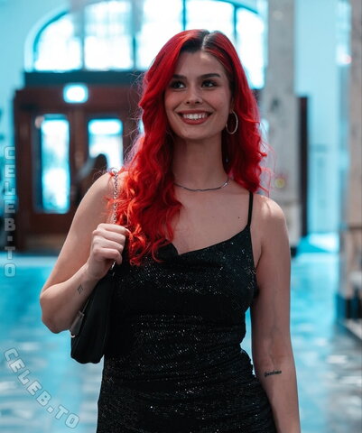 Anna Gazanis nude photo 17