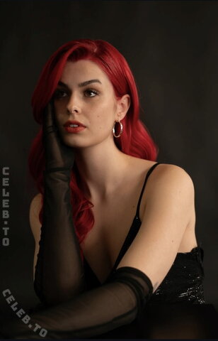 Anna Gazanis nude photo 8