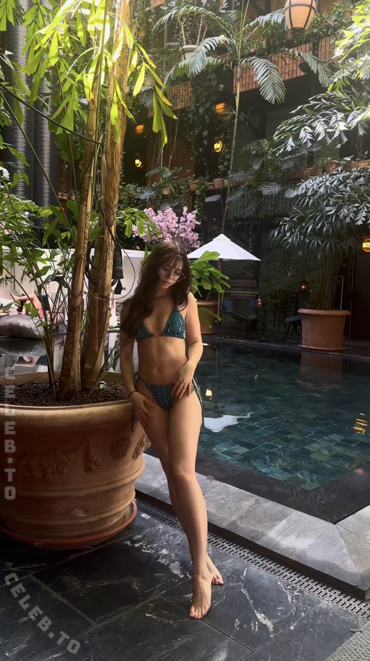 Anna Kauer nude photo 2