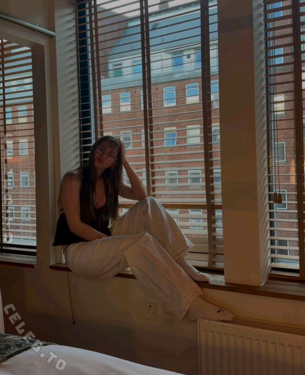 Anna Kauer nude photo 1
