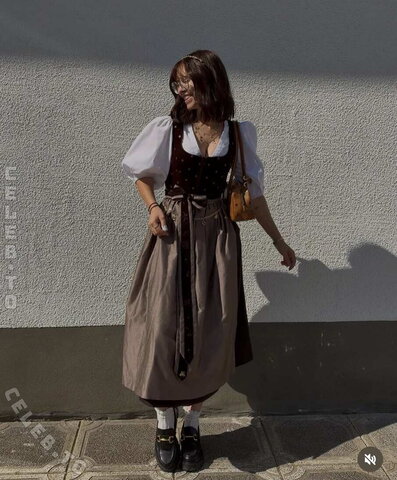 Anna Kauer nude photo 12