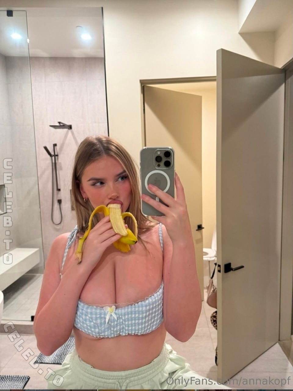 Anna Kopf nude photo 2