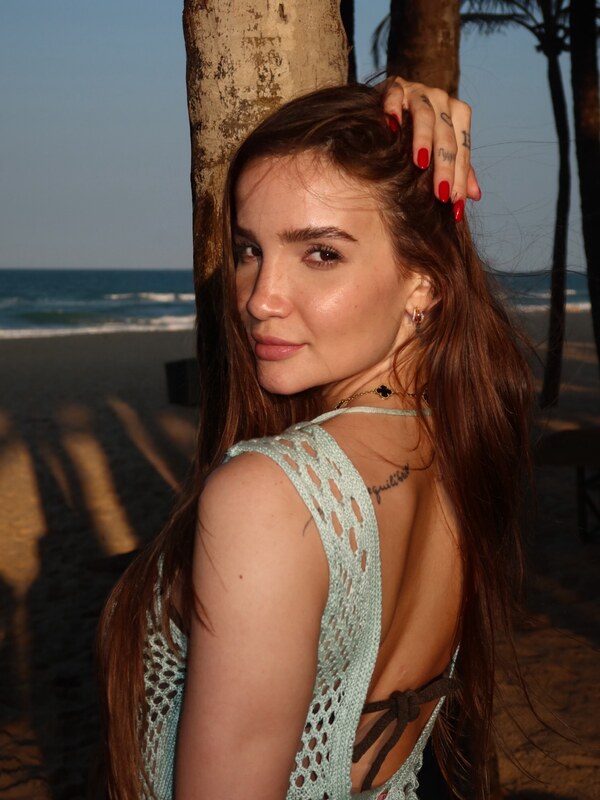 Anna Livya Padilha nude photo 2