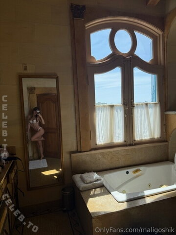 Anna Maligoshika nude photo 400