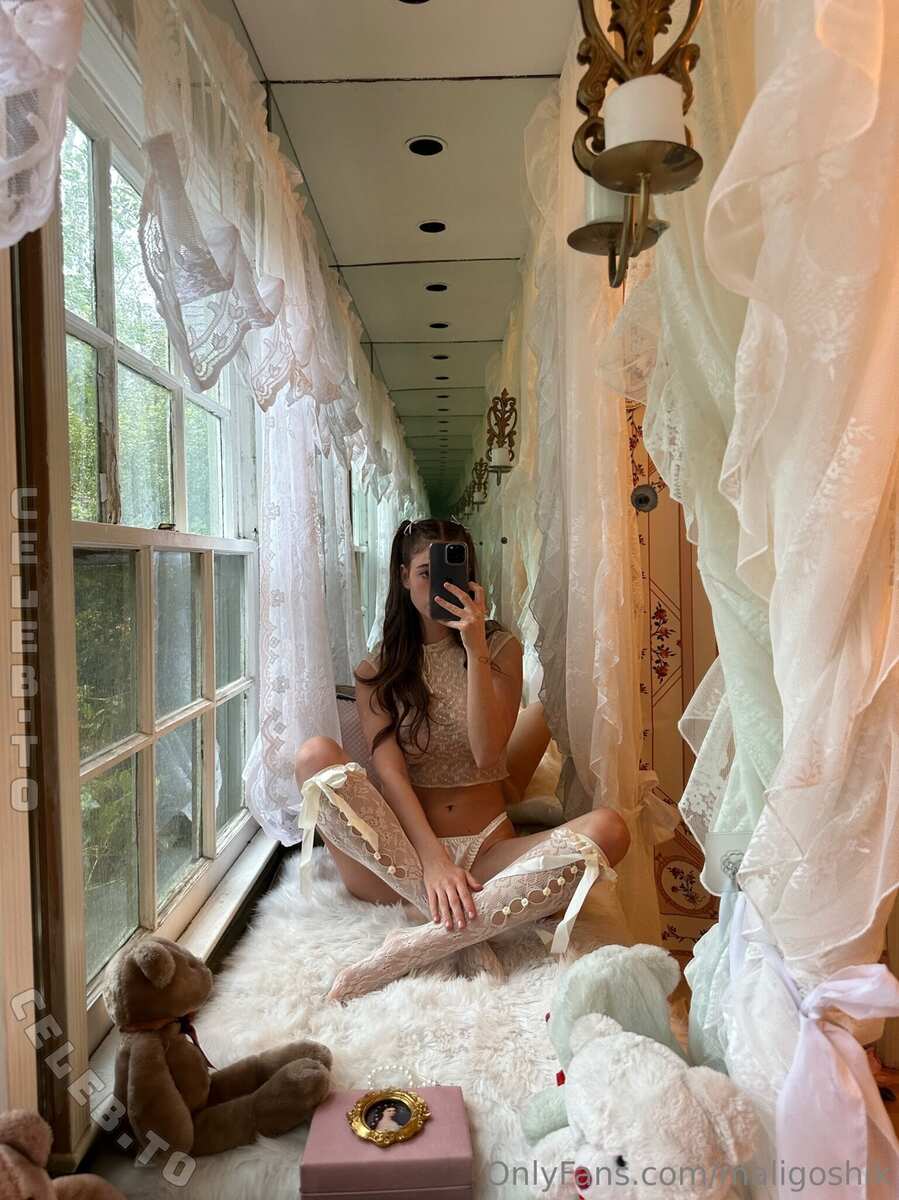 Anna Maligoshika nude photo 13