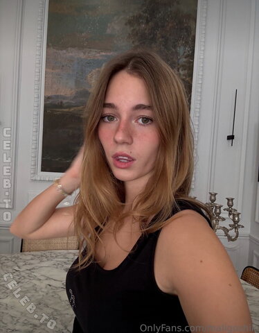 Anna Maligoshika nude photo 60