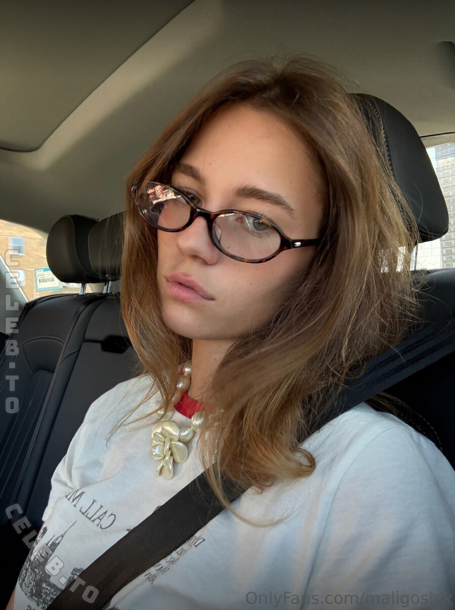 Anna Maligoshika nude photo 7