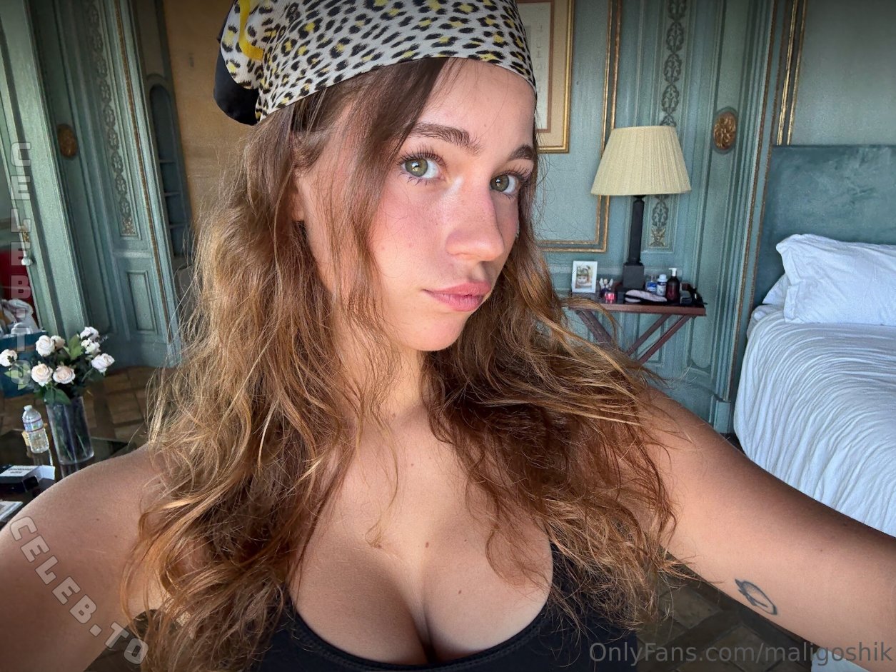Anna Maligoshika nude photo 2