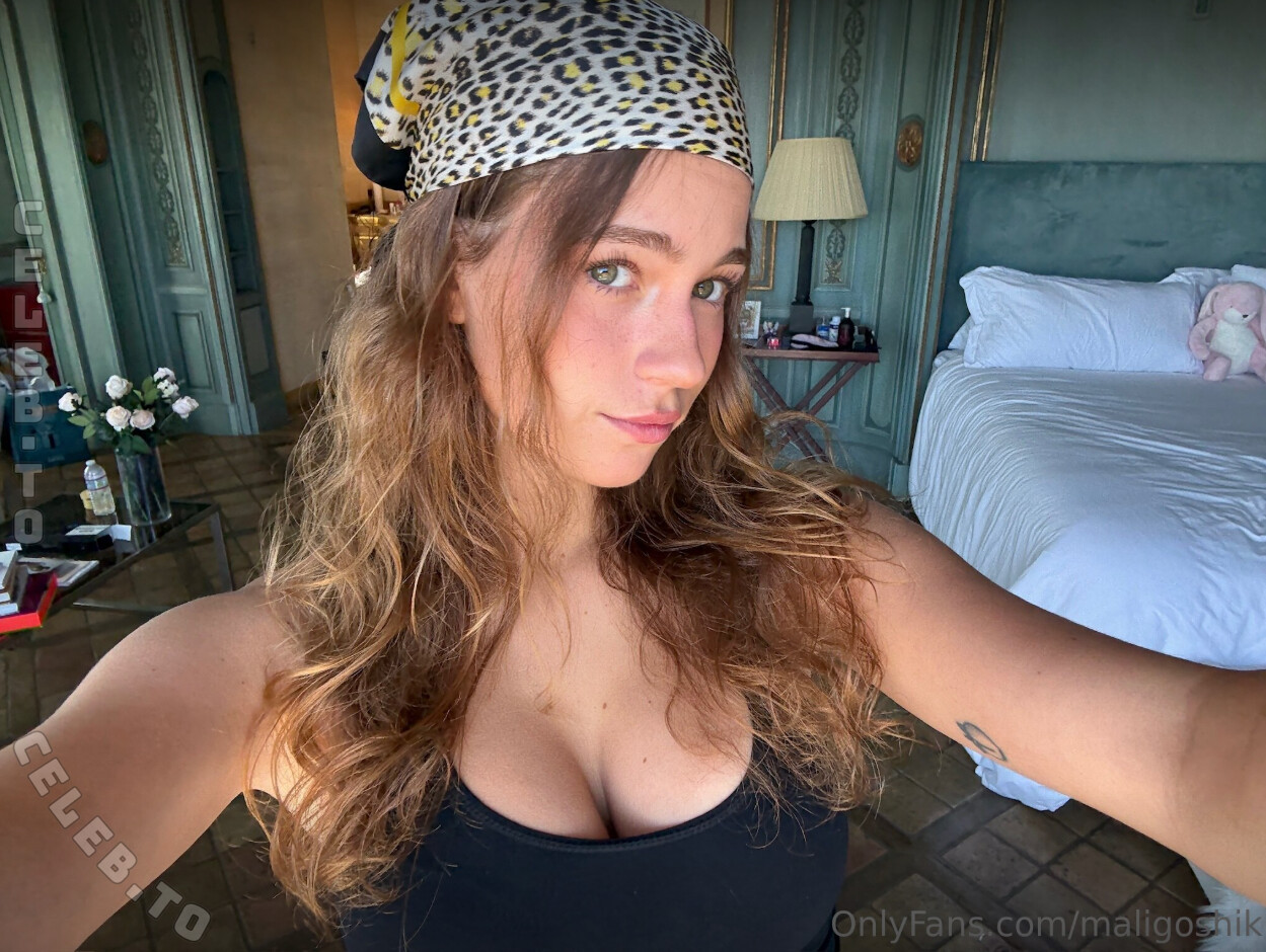 Anna Maligoshika nude photo 3