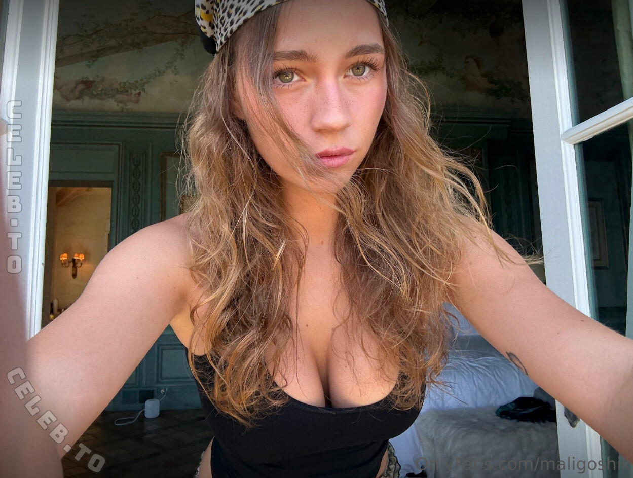 Anna Maligoshika nude photo 4