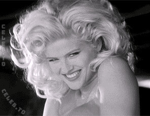Anna Nicole Smith nude photo 2