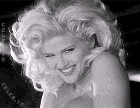Anna Nicole Smith nude photo 9
