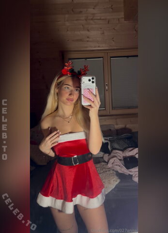 Anna Obermoser nude photo 31