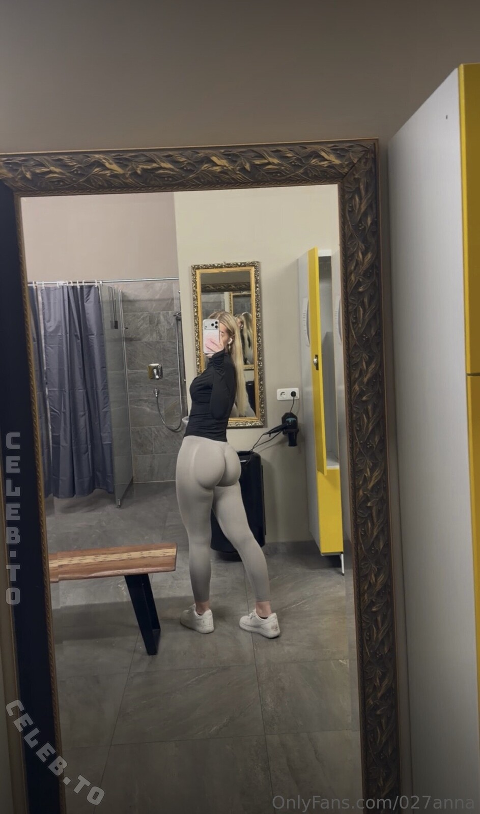 Anna Obermoser nude photo 6