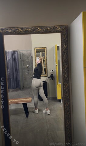 Anna Obermoser nude photo 11