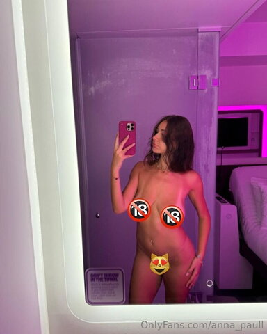 Anna Paul nude photo 3
