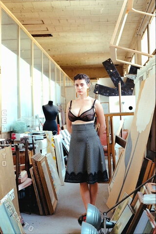Anna Pittureri – News from her shooting for Agentprovocateur