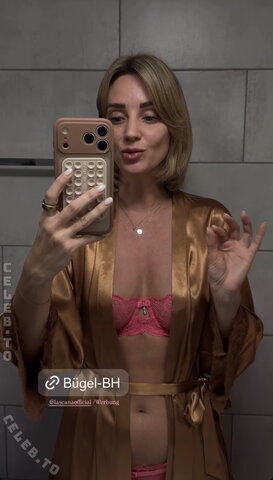 Anna Rossow nude photo 27