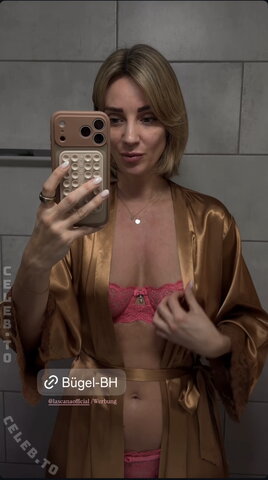 Anna Rossow nude photo 24