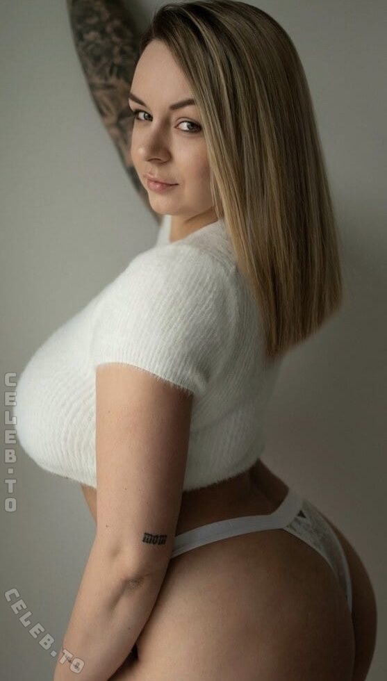 Anna Schmidt nude photo 4