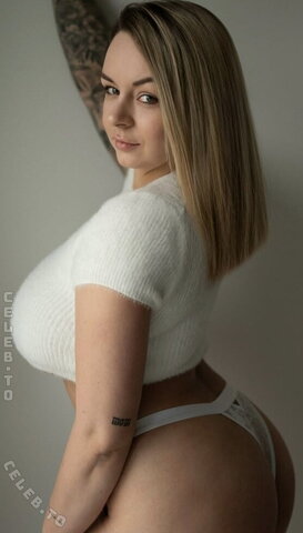 Anna Schmidt nude photo 2