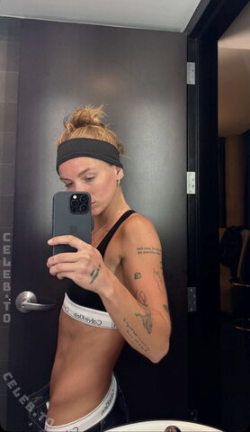 Anna Shumate nude photo 16